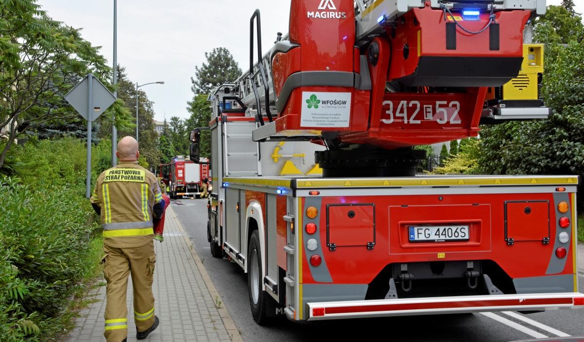 Şiddetli rüzgâr ve yağmur birçok bölgeyi vurdu. İtfaiyeciler tarafından yaklaşık iki bin müdahale 1 Siddetli ruzg r ve yagmur bircok bolgeyi vurdu i tfaiyeciler tarafindan yaklasik iki bin mudahale 20359
