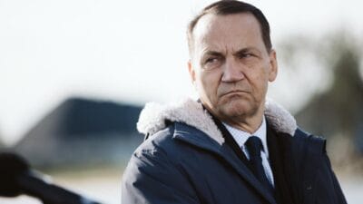 Sikorski ile gorusmede yasanan olay bir kadin aniden bagirmaya basladi yalan soyluyorsun 16089