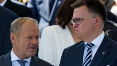 Simon holownia nin bm deki calismalari hakkinda bir sohbet olayin arka planini acikladi medya bir hukumet ucagiyla uctu 14934