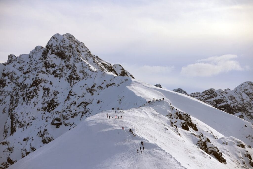 tatra daglarinda bir dizi trajik kaza meydana geldi topr cig konusunda uyardi ozellikle dikkatli olun 19281