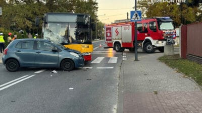 Toyota bir belediye otobusunun onune kirdi i ki kisi hastanede cadde kapandi 18297