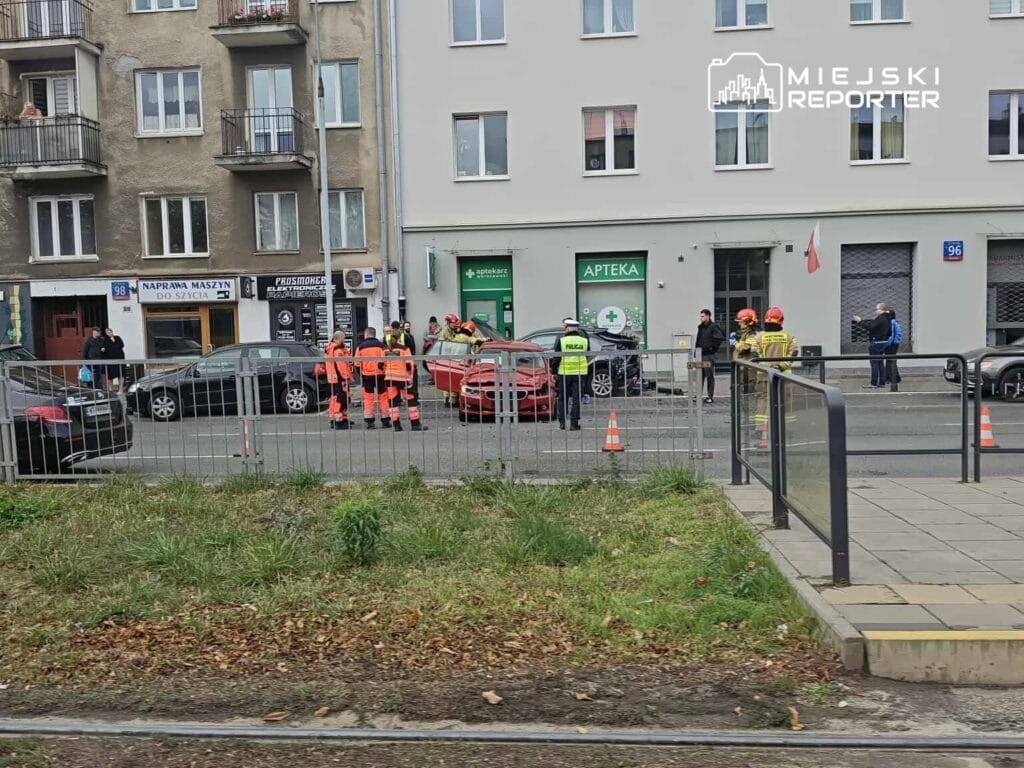 toyota ile carpistiktan sonra bmw park halindeki iki araca carpti 15153