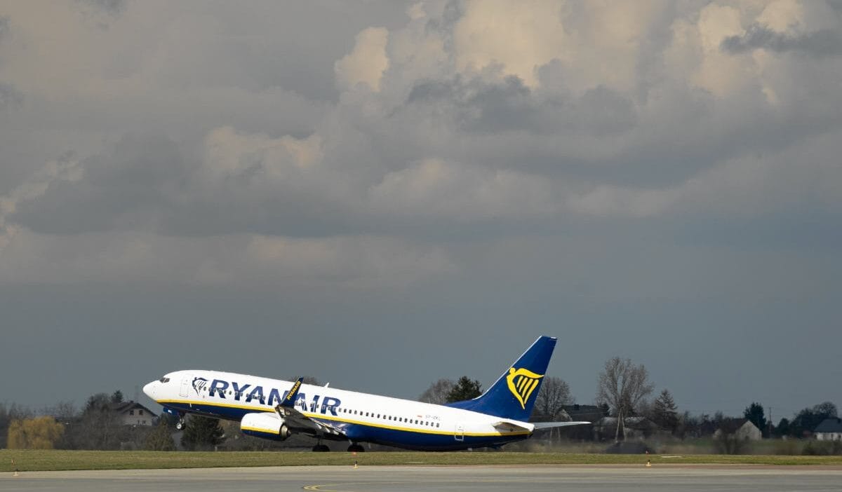 Trajediye alti dakika ryanair ucagi acil inis yapti mayday sinyalini yayinladilar 16113