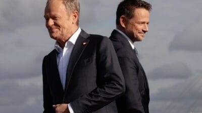 Trzaskowski cpk komplosuyla ilgili hukuk ve adalet iddialarina yanit verdi bogulan adam jiletin kenarina tutunuyor 19710