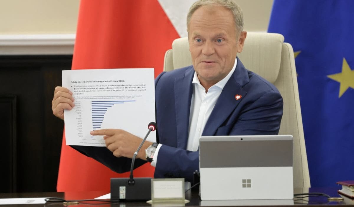 Tusk anket sonuclarini gosterdi yolumuza devam ediyoruz 17171