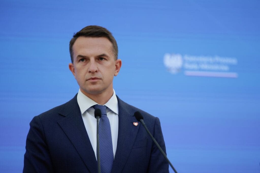 tusk in insan haklari sozlesmesine iliskin sozleri saskinlik yaratti shlapka dogruldu 19731