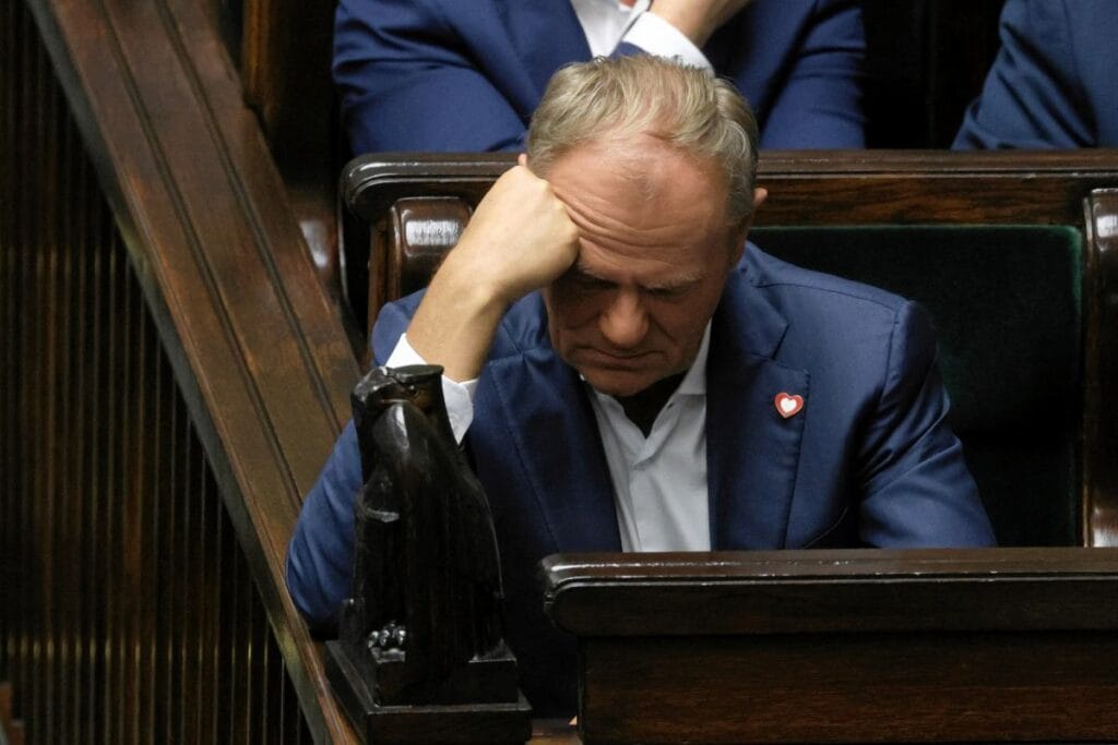 tusk istifa etmeli mi genc polonyalilar bunu istiyor sondage 16772