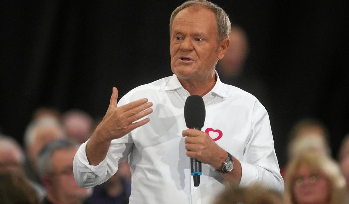 Tusk masalari gosterirken trump rakiplerine g atiyor kendilerine bunun onlar icin dogru olmadigini soylediler 18761