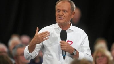 Tusk masalari gosterirken trump rakiplerine g atiyor kendilerine bunun onlar icin dogru olmadigini soylediler 18761