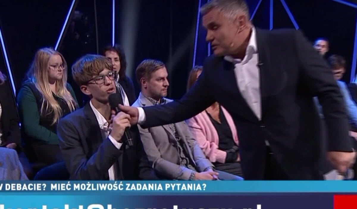 Tvp info stüdyosunda çatışma. Bir konfederasyon gençlik aktivisti czyz'i kızdırdı. Mikrofonu elinden kaptı 1 Tvp info studyosunda catisma bir konfederasyon genclik aktivisti czyz i kizdirdi mikrofonu elinden kapti 16877