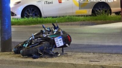 Un roundabout ta bir motosiklet surucusu ile bir otomobil carpisti motosiklet surucusu hastaneye kaldirildi 14907