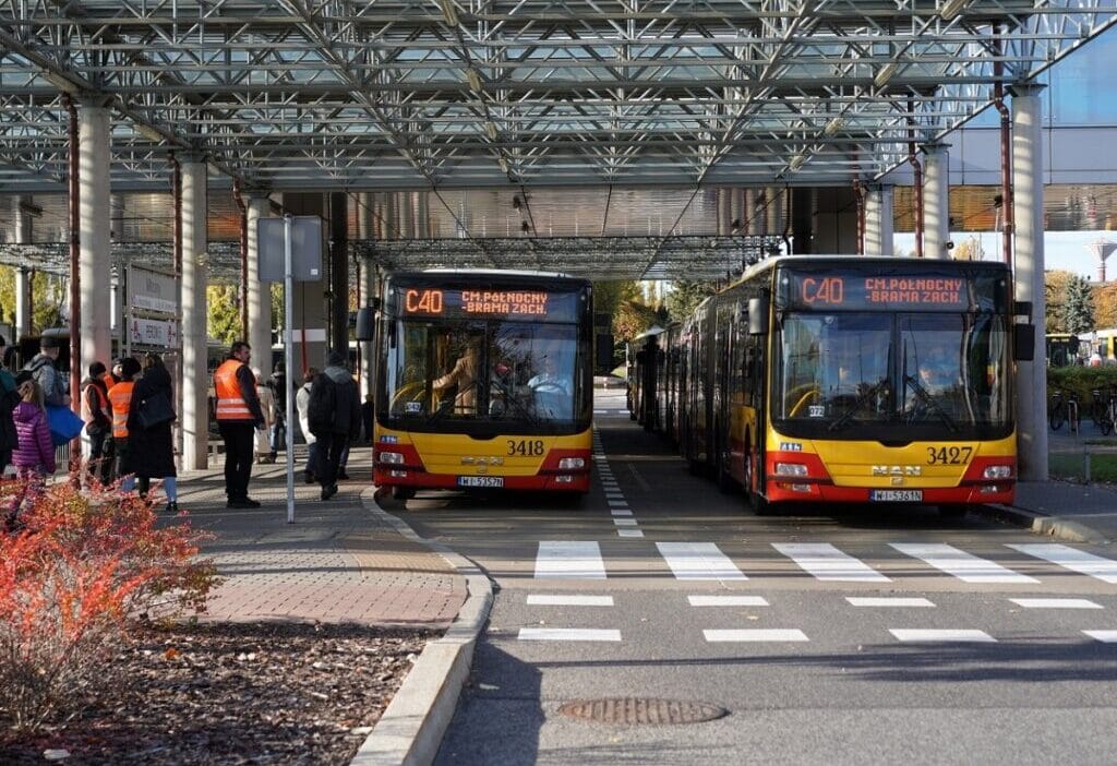 Varsova da azizler gunu toplu tasima 1 ve 2 kasim 19939