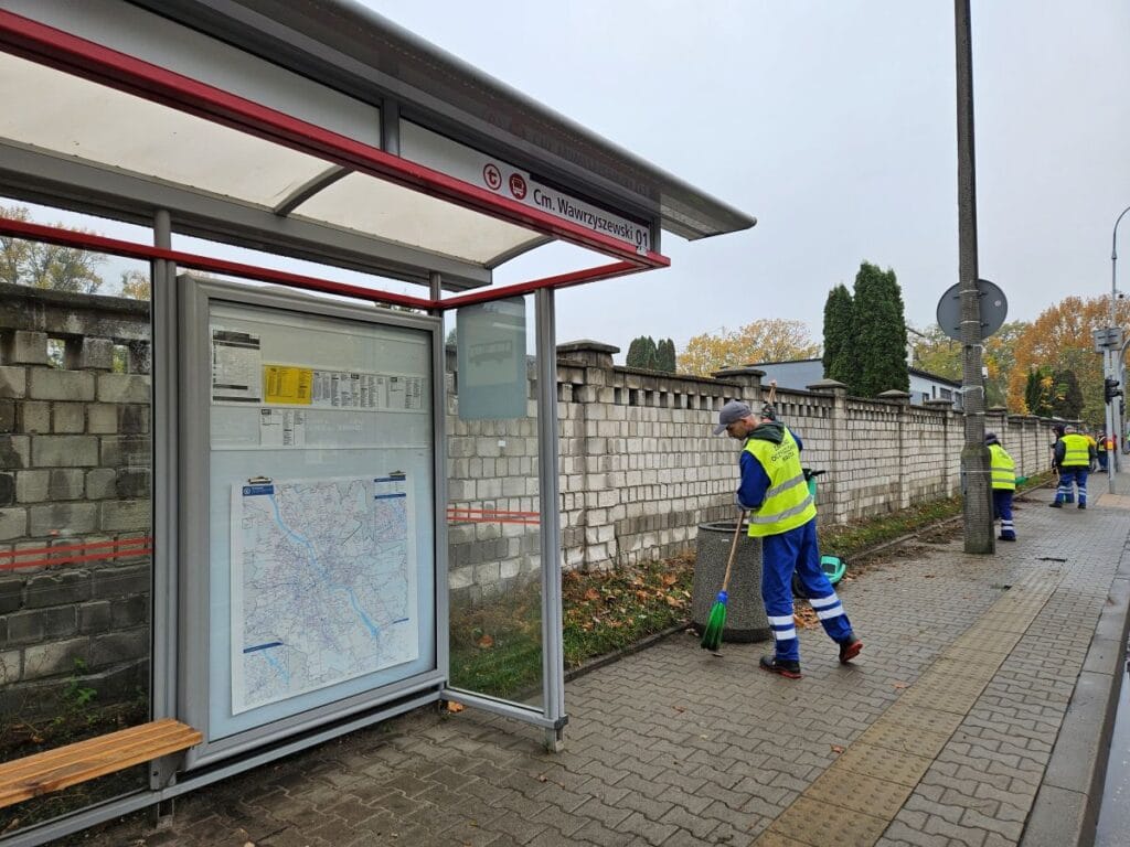 varsova da mezarlik temizligi 19872