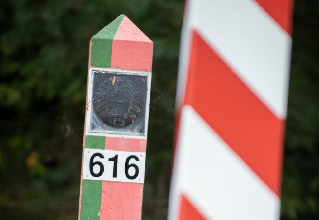 vilnius ta huzursuzluk bolge sakinleri beyaz bir duman sutunu gorduler belarus tan geliyordu 15537