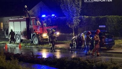 Virajda kontrolu kaybetti ve bir cocugu hastaneye goturen ambulansla kafa kafaya carpisti 15165