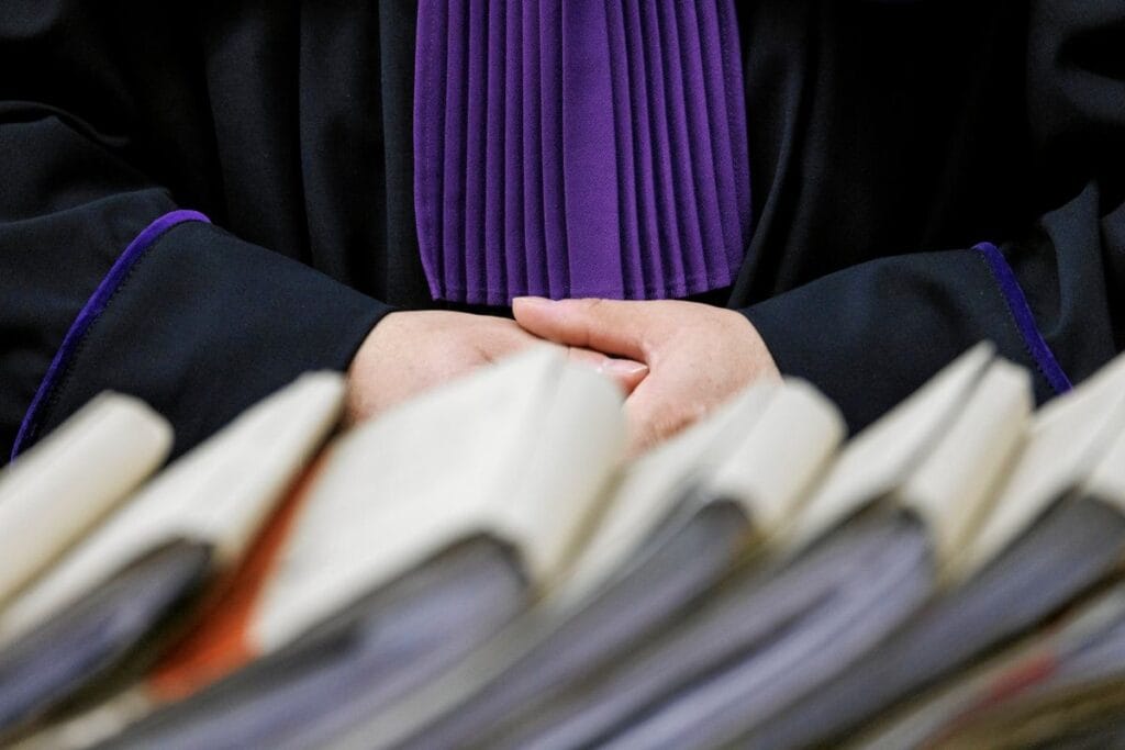 volodymyr z hakkinda karar supheli kuzey akim bombacisinin avukati bugun konustu 14348