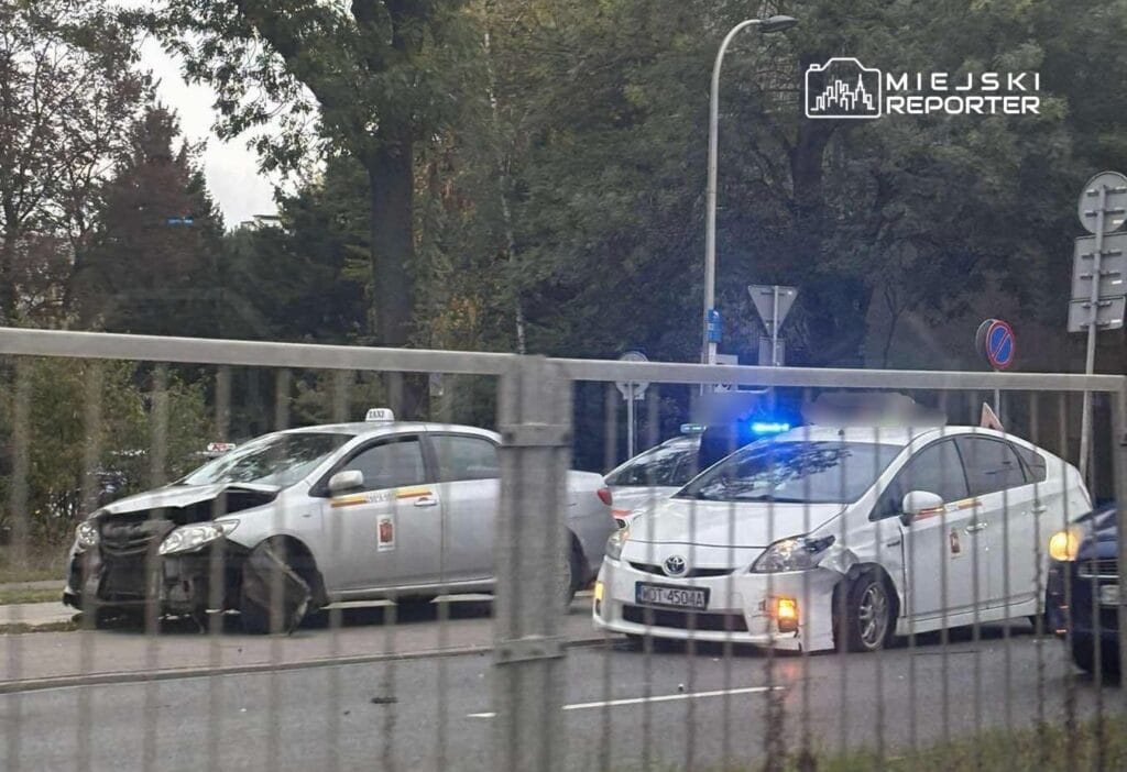 W ochy bolgesinde iki yolcu tasima araci arasinda carpisma 16146