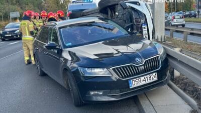 Wola da toyota ve skoda nin carpismasinin ardindan iki serit trafige kapatildi bir araba yan yatti 18060