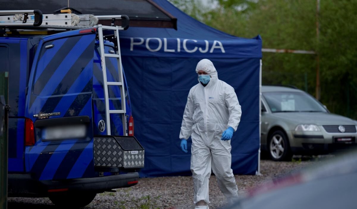 Wola osowinska'da aile trajedisi. 17 yaşında bir çocuk öldü. Küçük kardeşi polis tarafından gözaltına alındı 1 Wola osowinska da aile trajedisi 17 yasinda bir cocuk oldu kucuk kardesi polis tarafindan gozaltina alindi 20006