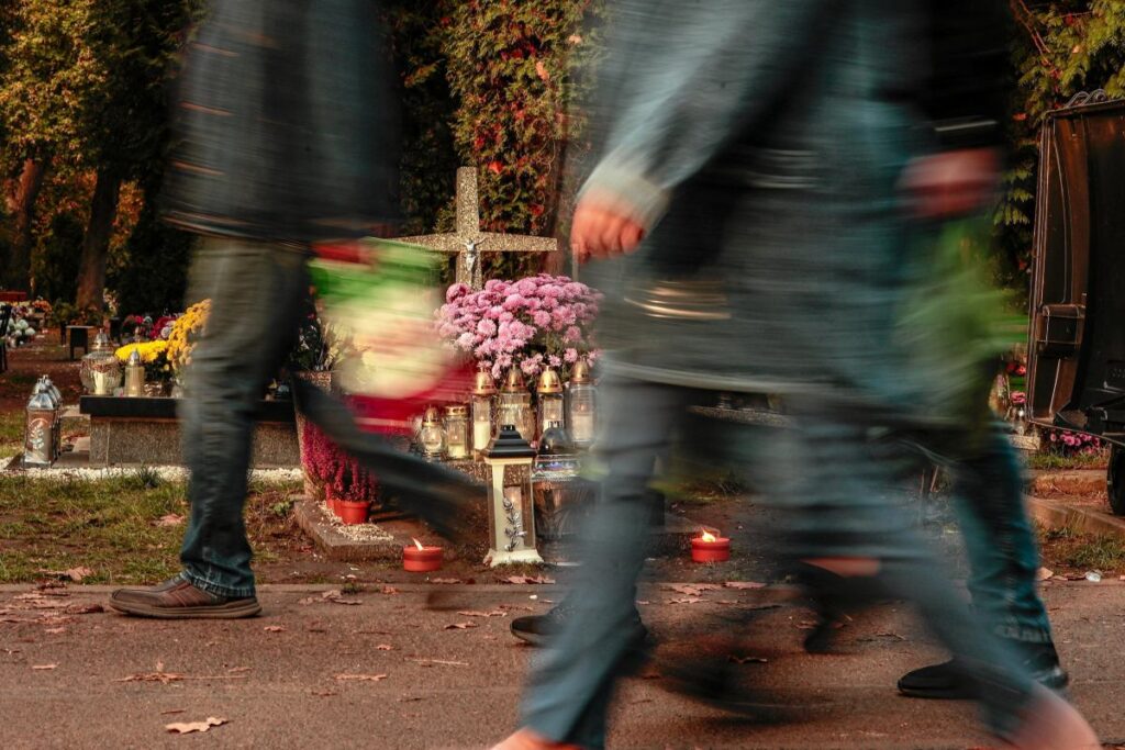 wroclaw daki bir mezarliga alisilmadik bir yasak getirildi ordunun karari 20377