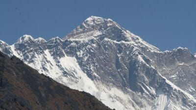 Yaklaşık 1,000 kişi everest dağı'nda mahsur kaldı. Kurtarma operasyonu devam ediyor 2 Yaklasik 1 000 kisi everest dagi nda mahsur kaldi kurtarma operasyonu devam ediyor 15135