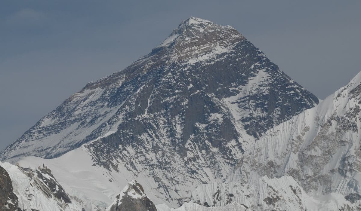 Yaklasik 1 000 turist everest dagi nda mahsur kaldi yeni bilgiler 15231