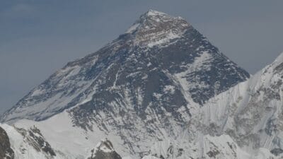 Yaklasik 1 000 turist everest dagi nda mahsur kaldi yeni bilgiler 15231
