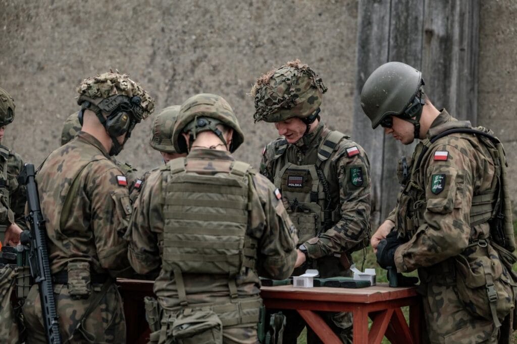 yeni askeri egitimin detaylari aciklandi tomczyk tusk in aciklamalari uzerine 15777