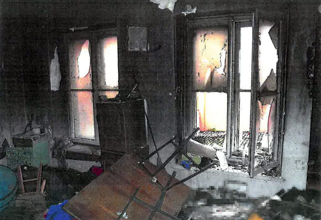 Yeni dünya'da özel bir zalimlikle cinayet! Arkadaşını uyurken canlı canlı ateşe vermiştir. Fail, "dairede mangal yaptığını ve daha iyi bir cug olması için kapıyı açık bıraktığını" söyleyerek övündü. 1 Yeni dunya da ozel bir zalimlikle cinayet arkadasini uyurken canli canli atese vermistir fail dairede mangal yaptigini ve daha iyi bir cug olmasi icin kapiyi acik biraktigini soyleyerek ovundu 14246