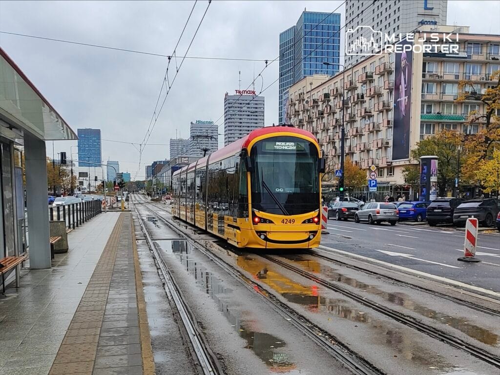 yesil marszalkowska modernizasyondan sonra 4 15 16 ve 18 numarali hatlar tekrar seferde 16658