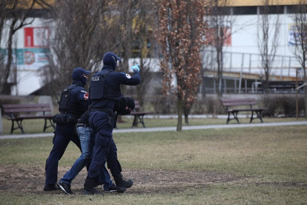yirmi dort yil onceki bir davada yeni bir gelisme adrian w karolina yi mi oldurdu benzer bir suctan cezasini cekiyor 18986