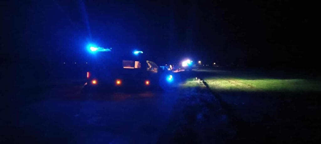 Yola dusen bisikletli oldu servis calismalari devam ediyor yol kapali 18135