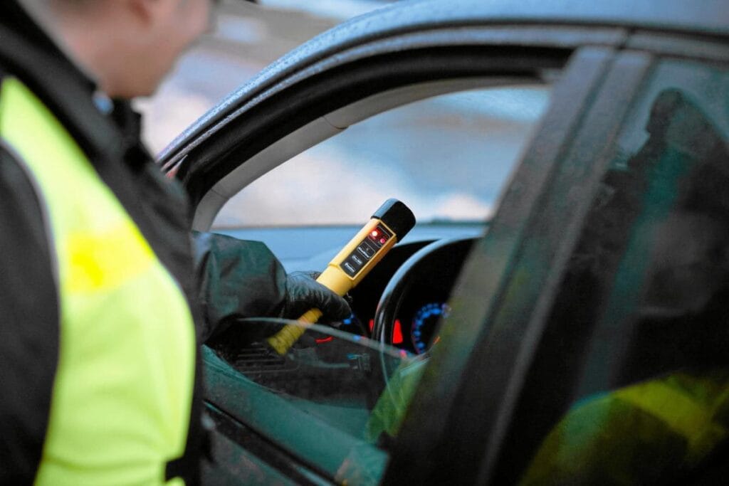 yuzde 2 den fazla alkol alarak bir carpismaya neden oldu hukuk ve adalet meclis uyesi suclandi 16086