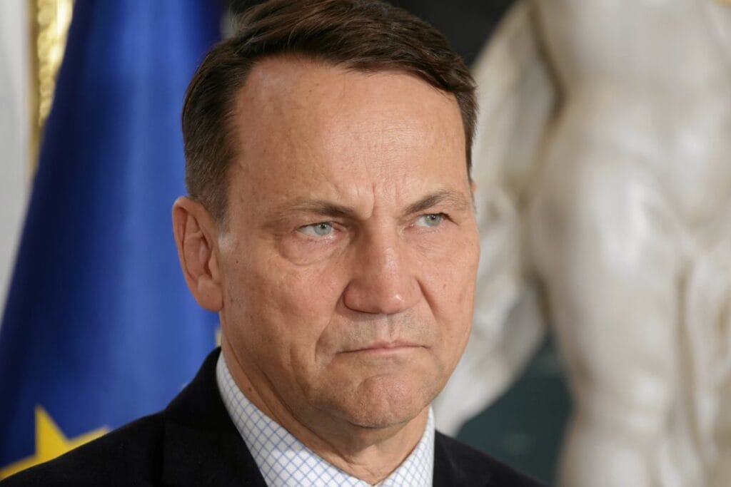 zacharova sikorski ye saldirdi polonya disisleri bakanligi ndan bir yanit geldi yeni dip 18884