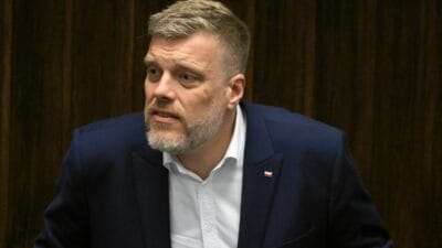 Zandberg sejm de alkol konusunda mentzen e yanit verir o halde bir sorununuz var 15837