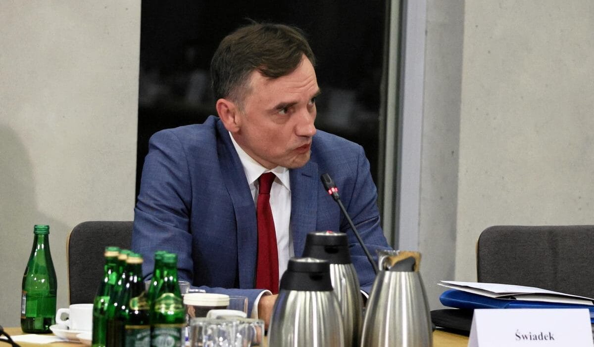 Ziobra hakkinda savciliga suc duyurusunda bulunulacaktir trela kanun onunde herkes esittir 15252