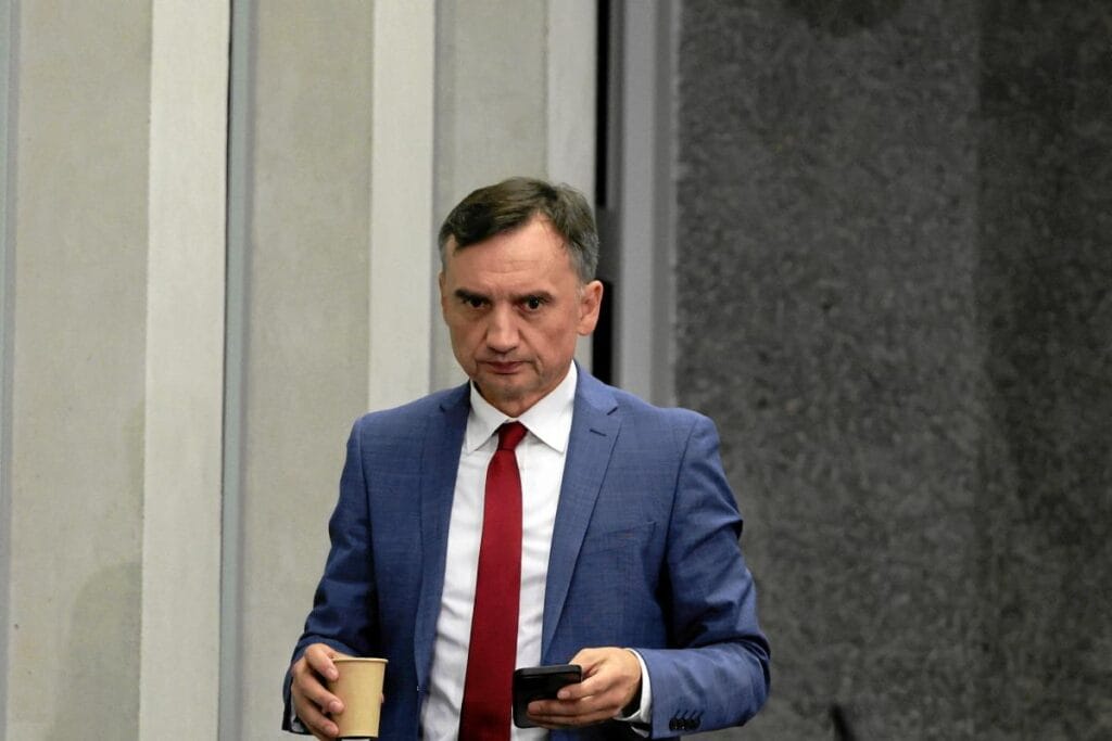 ziobra ile ilgili savciliga bir ihbar var kacacagindan korkuluyor 15714