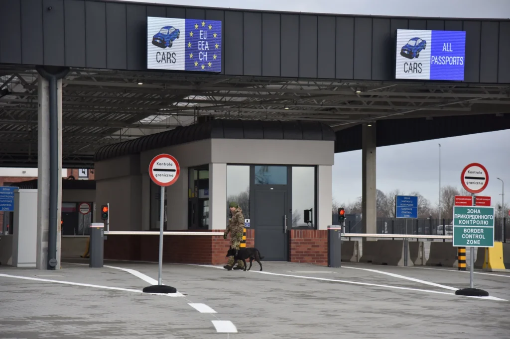 000LYA5LS7J3V7D7 C124