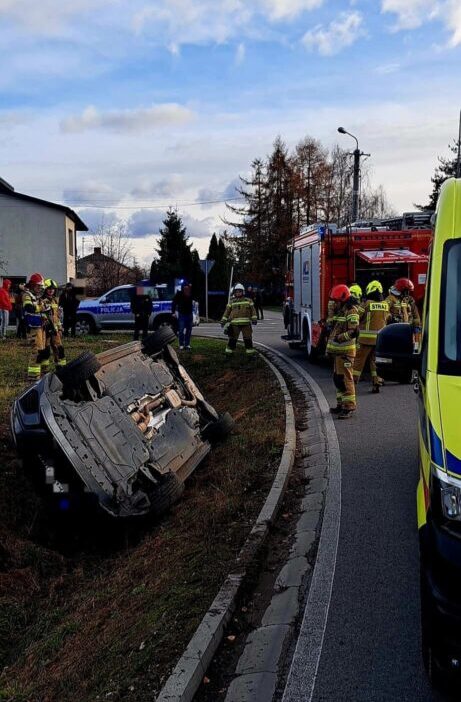15 yasindaki cocuk ailesinin audi sini aldi birkac dakika sonra arabayi bir hendege surdu yolculuk icin bir arkadasini da yanina almis 23394