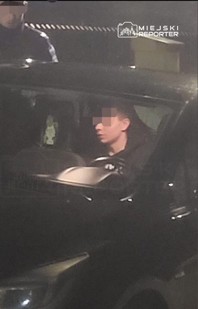 18 yasindaki genc taksi soforunu alti kez bicakladi yarali ve kanlar icindeki surucuyu koltukta birakip kacti oldurmek icin dovdu 23169