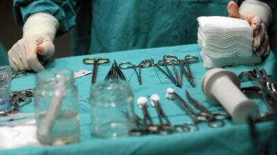 41 yasindaki bir kadin sezaryen ameliyati sonrasinda hayatini kaybetti i ki doktor suclamalari duydu cok sayida ihmal 23753