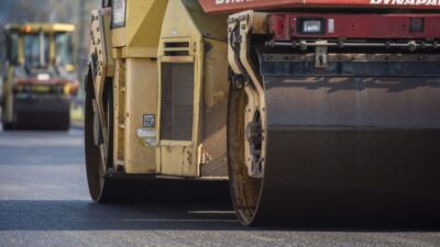 8 gun boyunca engeller yol calismalari p ochoci ska caddesi ndeki asfalti degistirecek 21322