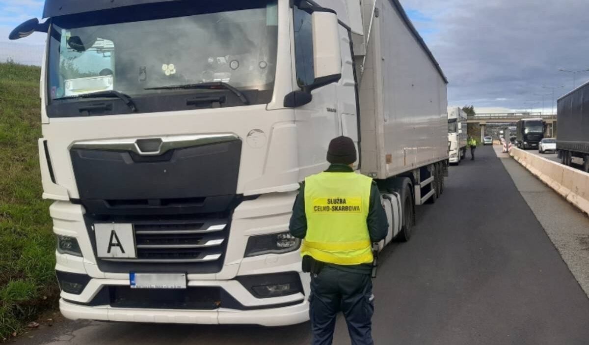 A4 üzerinde kamyoncuları durdurdular. Kas, almanya'dan polonya'ya ne taşındığını açıkladı 1 A4 uzerinde kamyonculari durdurdular kas almanya dan polonya ya ne tasindigini acikladi 20896