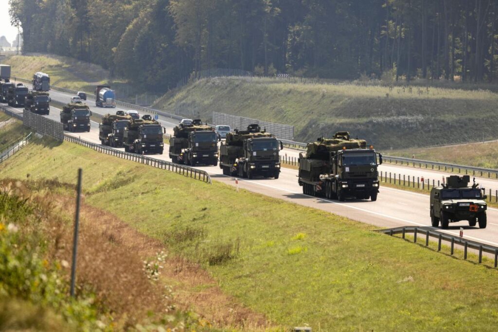 ab askeri hareketlilik icin milyarlarca dolar ayirmayi planliyor polonya en buyuk yararlanici olabilir 25087