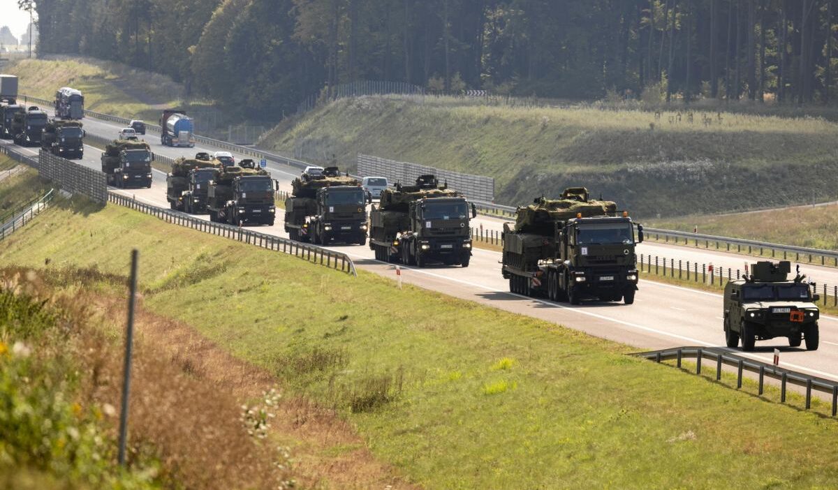 Ab askeri hareketlilik icin milyarlarca dolar ayirmayi planliyor polonya en buyuk yararlanici olabilir 25087