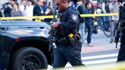 Abd'de. Beyaz saray yakınlarında ateş açıldı. Trump: bu bir terör ve nefret eylemidir 2 Abd de beyaz saray yakinlarinda ates acildi trump bu bir teror ve nefret eylemidir 25876