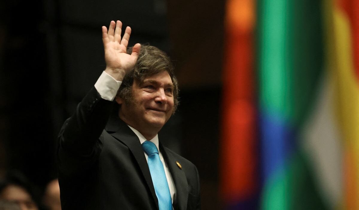 Abd yardım etmeyi teklif etti. Koşul açıktı: ekim ayındaki parlamento seçimlerini kazanmak. Ve milei tam da bunu yaptı. 1 Abd yardim etmeyi teklif etti kosul acikti ekim ayindaki parlamento secimlerini kazanmak ve milei tam da bunu yapti 26542