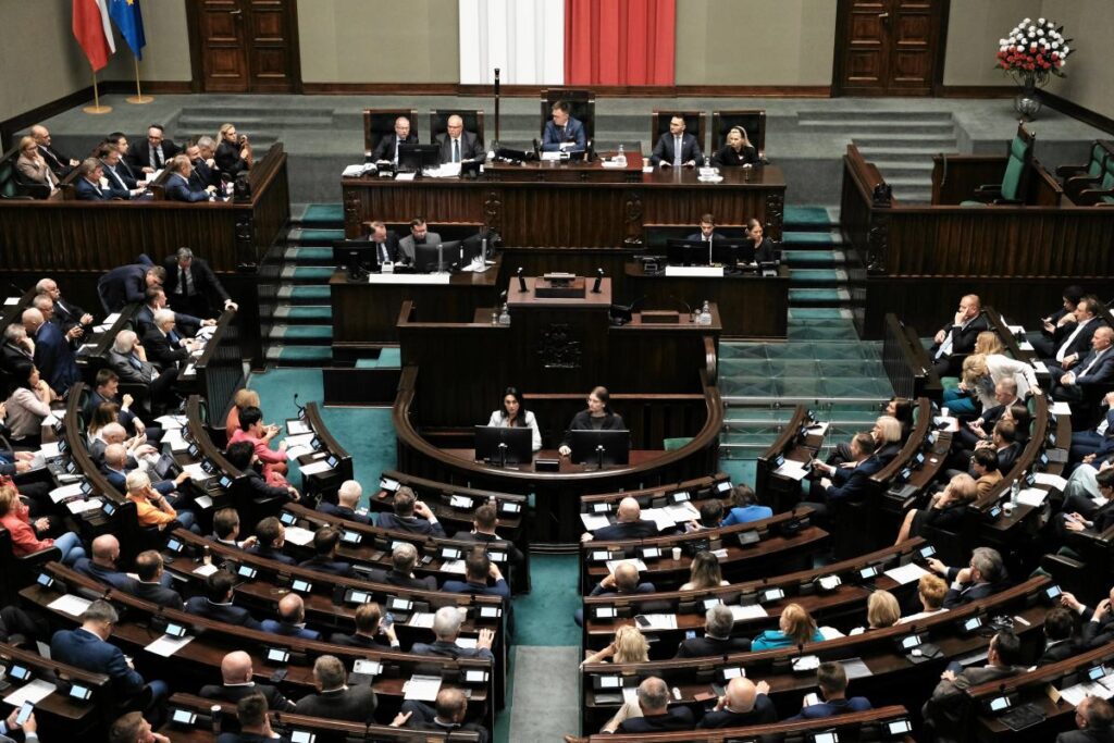 alkolsuz sejm internette firtina piasecki su sozlerle sasirtti ch r den cikacagim 24473