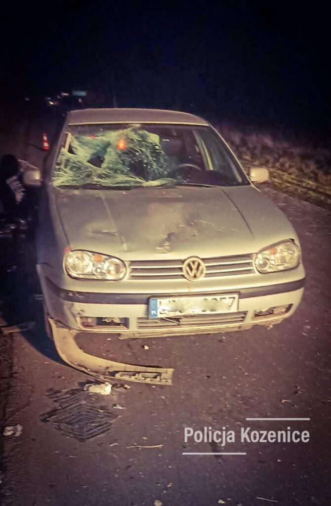 arkasinda isiksiz iki tekerlekli bir araci surukleyen bir yayanin karistigi ciddi bir vur kac olayi adam yolun ters tarafinda yuruyordu 26282