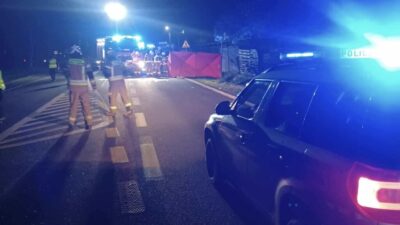 Audi surucusu bir yayaya carparak olumune sebep oldu yol kapatildi 23774